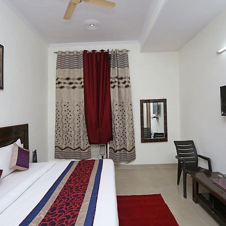 Oyo 8910 Celeste Inn Greater Noida Kültér fotó