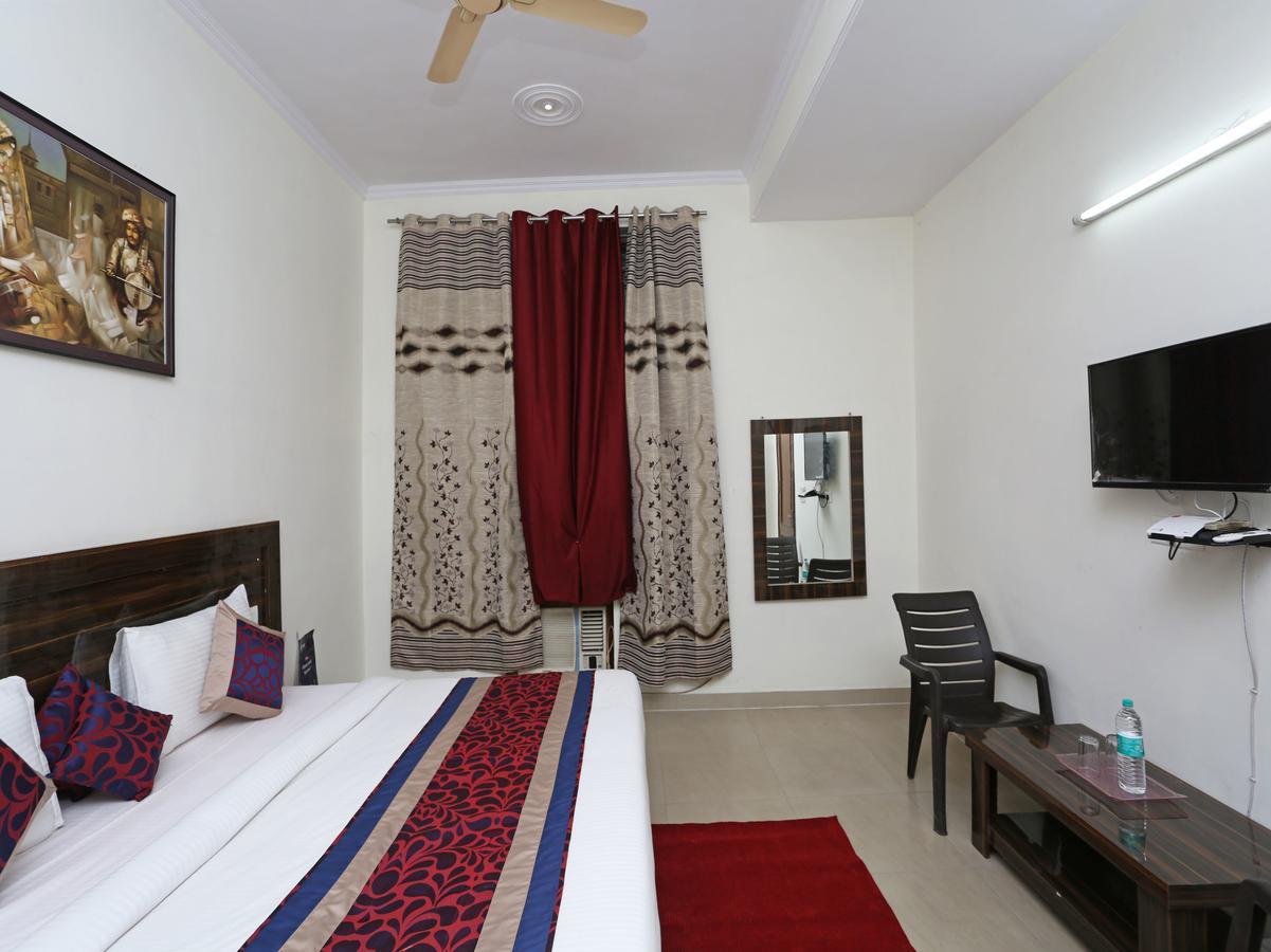 Oyo 8910 Celeste Inn Greater Noida Kültér fotó