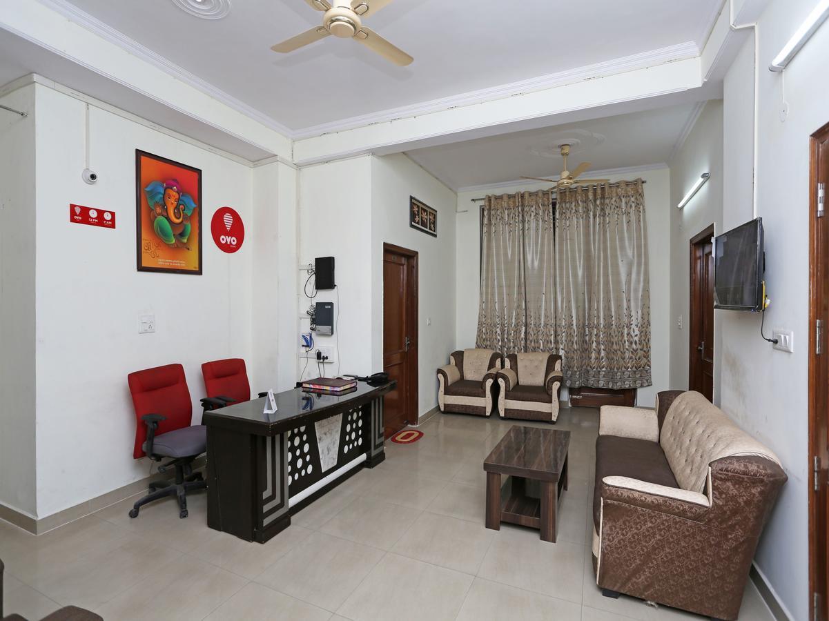 Oyo 8910 Celeste Inn Greater Noida Kültér fotó