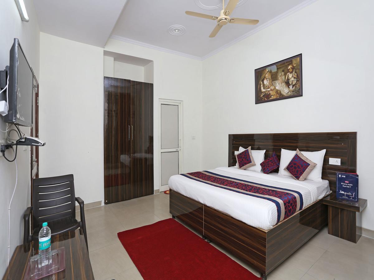 Oyo 8910 Celeste Inn Greater Noida Kültér fotó