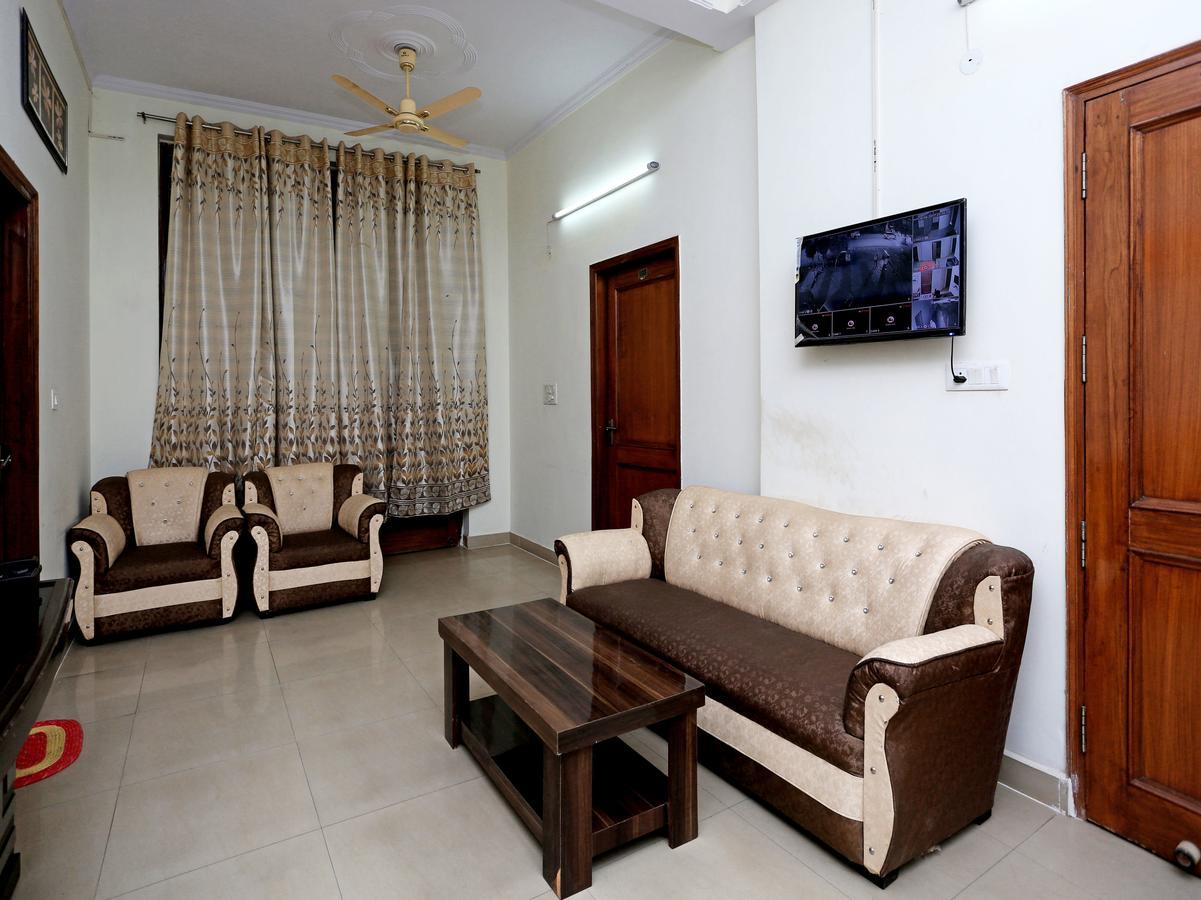 Oyo 8910 Celeste Inn Greater Noida Kültér fotó