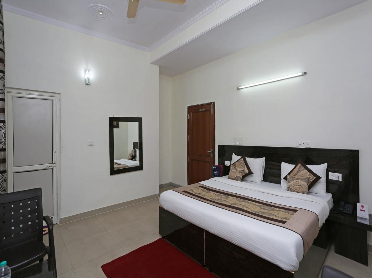 Oyo 8910 Celeste Inn Greater Noida Kültér fotó