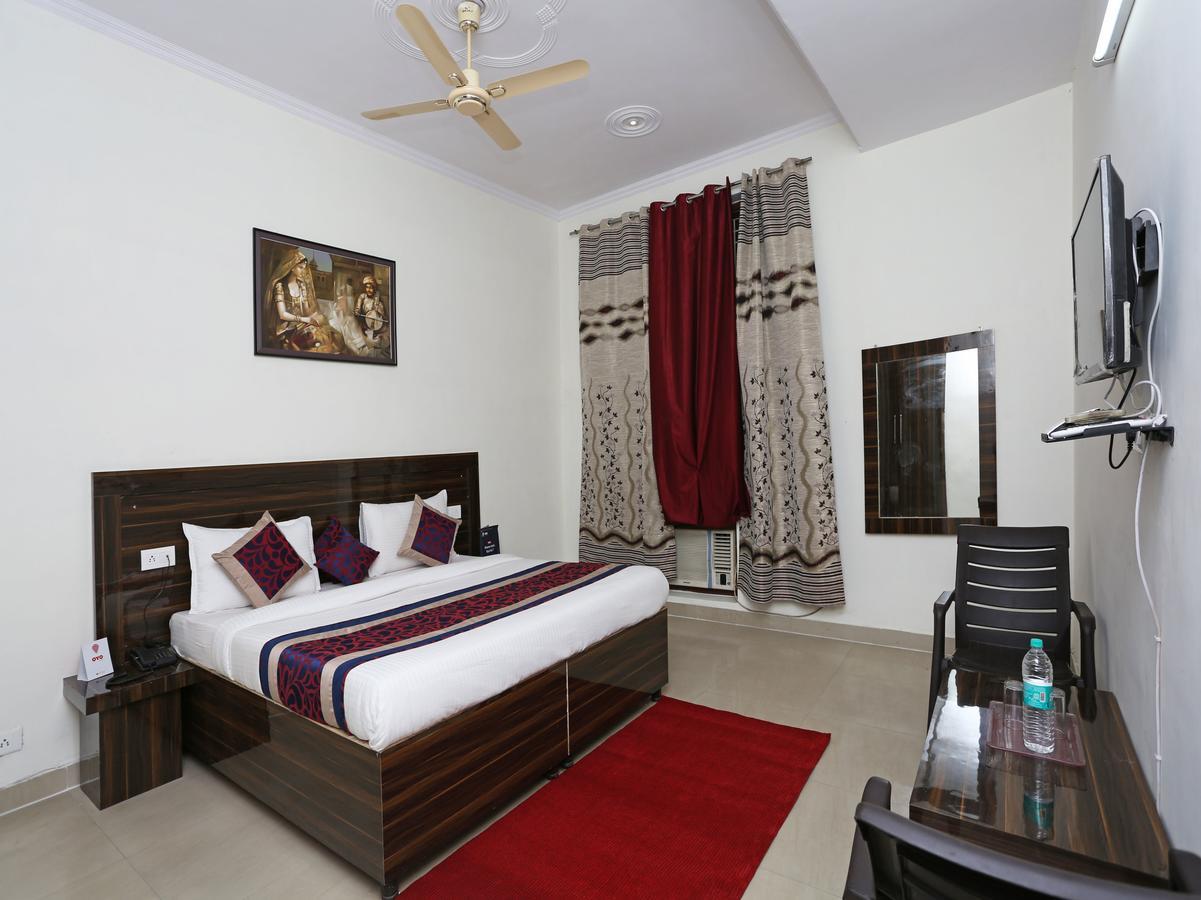Oyo 8910 Celeste Inn Greater Noida Kültér fotó
