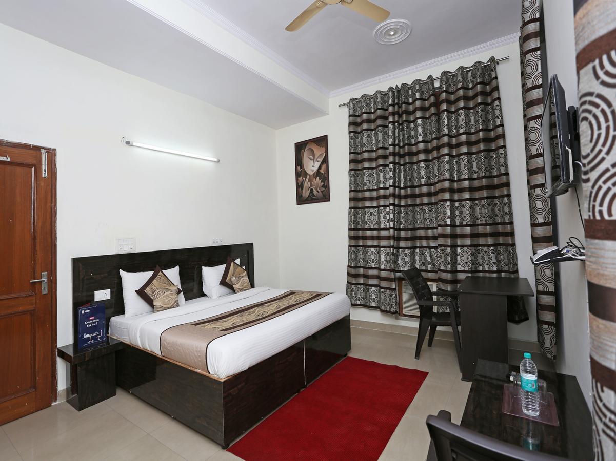 Oyo 8910 Celeste Inn Greater Noida Kültér fotó