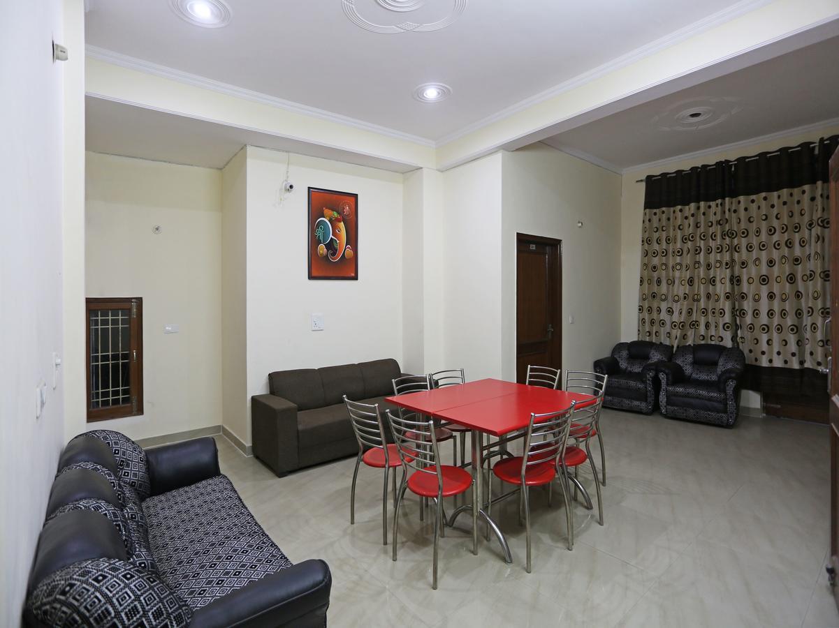Oyo 8910 Celeste Inn Greater Noida Kültér fotó